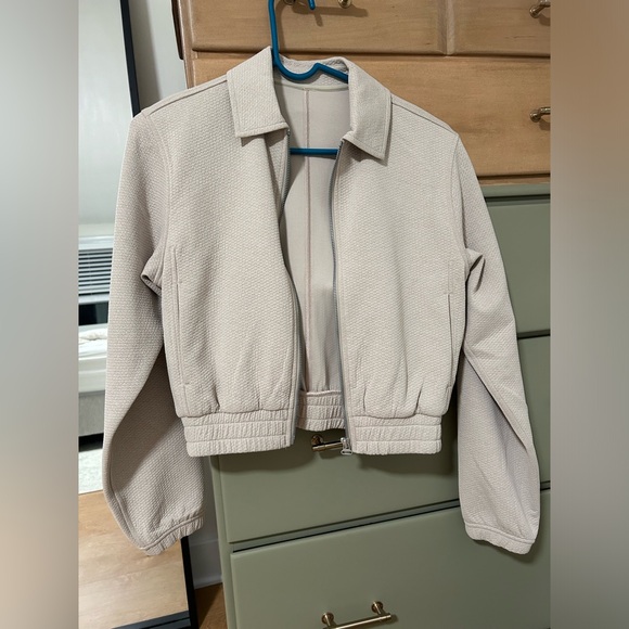 Lululemon jacket - Picture 1 of 4